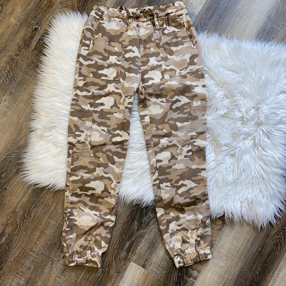Camo Joggers - Picture 4 of 6